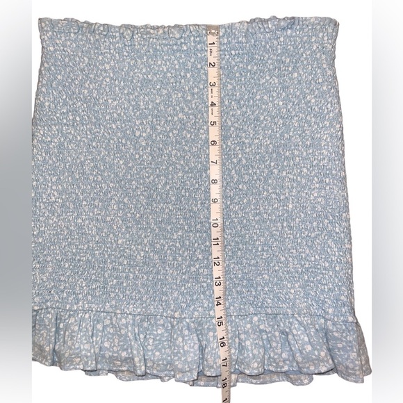 {NWOT Abercrombie & Fitch Smocked Floral Ruffle Mini Skirt Size XL Blue White} - Picture 6 of 6